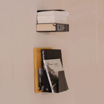 LAHTI metāla grāmatu plaukts – moderns un neredzams sienas ietvars grāmatām