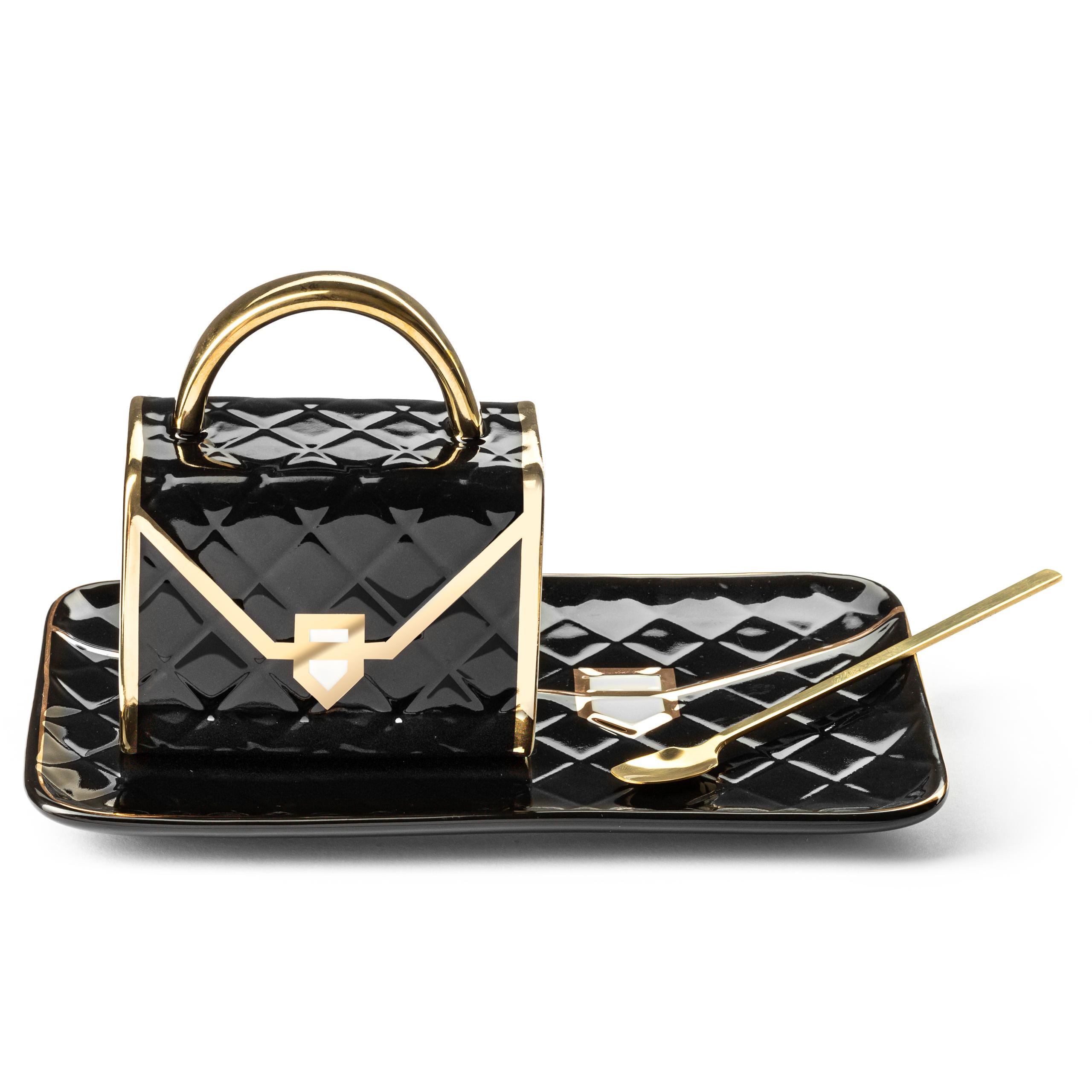 Keramikas krūzes komplekts rokassomas dizainā ar apakštasīti un zelta karotīti 300 ml - Image 6