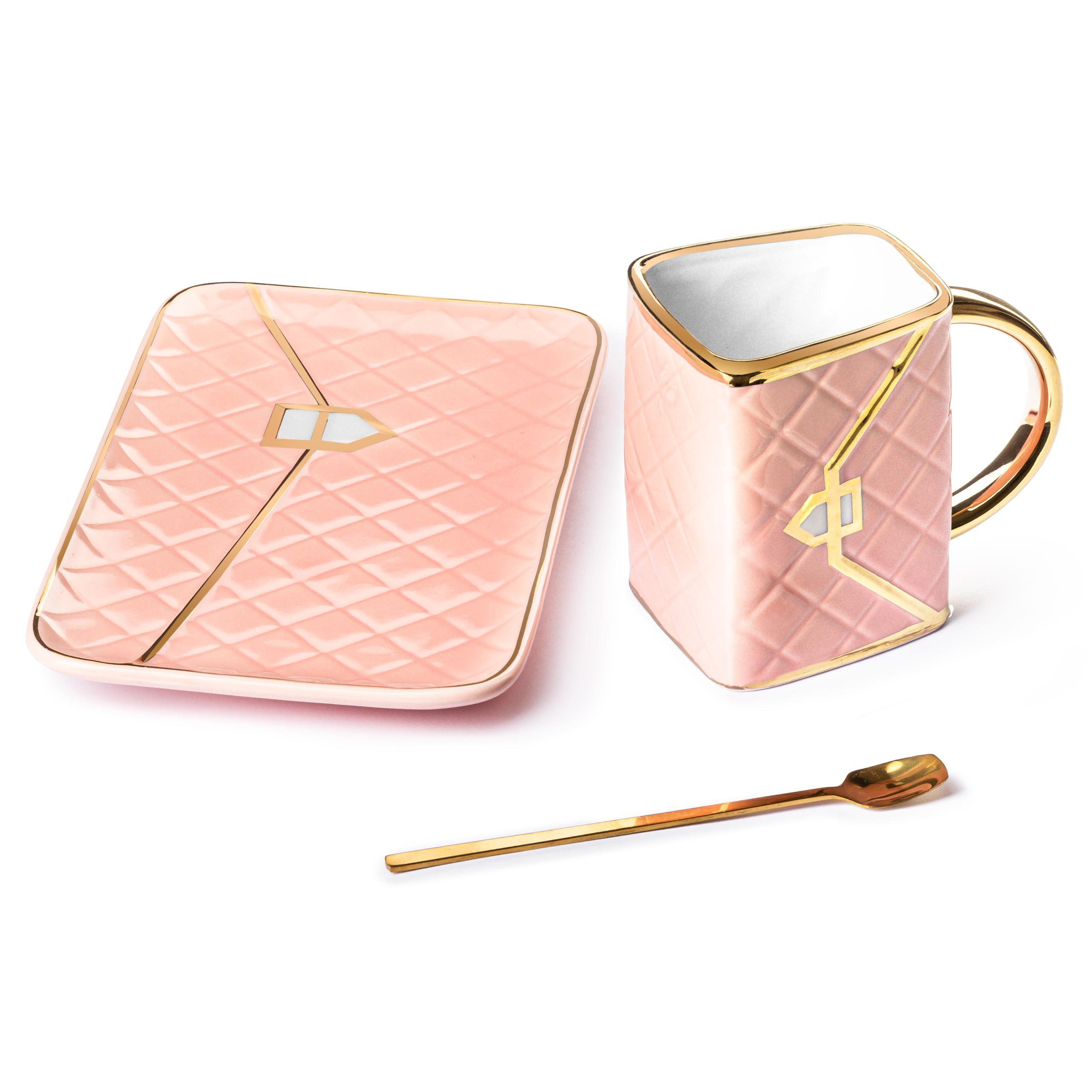 Keramikas krūzes komplekts rokassomas dizainā ar apakštasīti un zelta karotīti 300 ml - Image 12